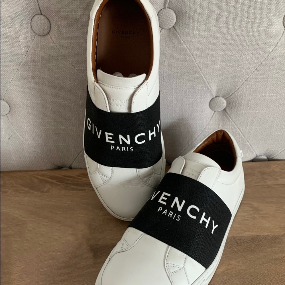 GIVENCHY Urban Street Sneakers 37.5